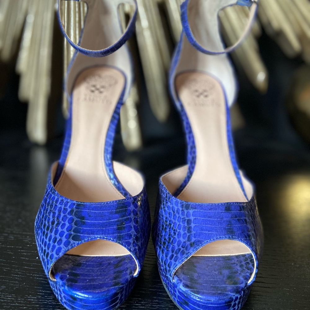 COPY - Royal Blue snakeskin print leather heel by Vincent Camuto .. NEVER WORN
